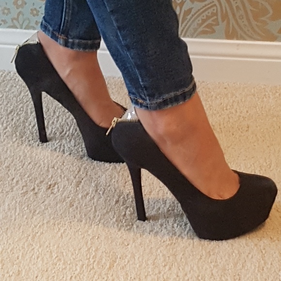Blck high heels - Picture 2 of 3